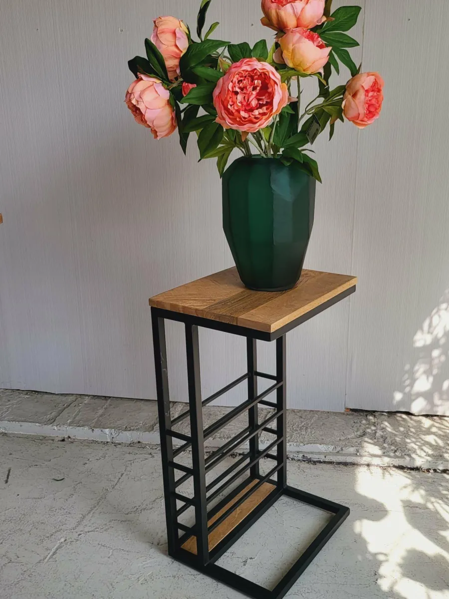 Benoa Bijzettafel industrieel sofa zwart met open vak New