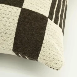 By Boo Kussen Twist 45x45 cm – bruin New