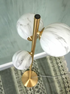 it's about RoMi Voerlamp glas/ijzer Carrara 3-bol wit marmerprint/goud Outlet