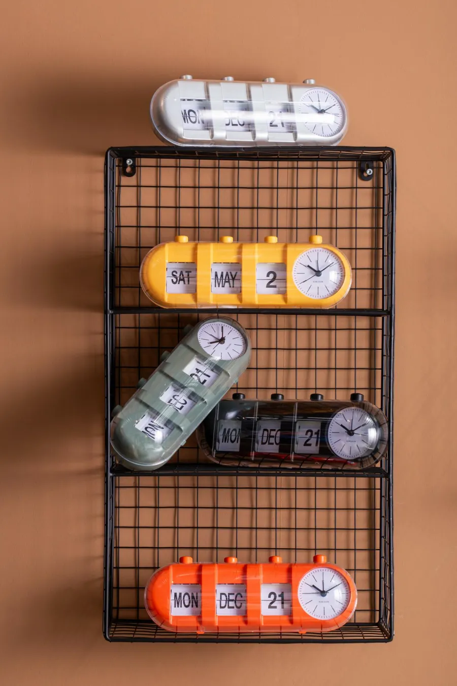 Karlsson Alarmklok Retro Tube Calender Flip zwart New