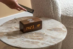 Karlsson Wekker Block met telefoonoplader LED donkerbruin Discount