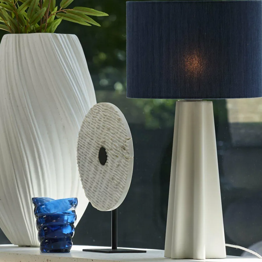 Light en Living Ornament op voet 25x10x35 cm YFKE marmer wit+mat zwart Discount