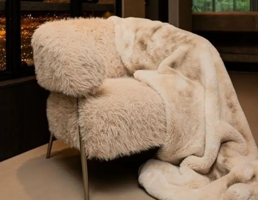 PTMD Fauteuil Hair Cream met champagne kleurige poten Outlet