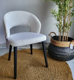 Richmond Interiors Stoel Savoy white bouclé - Showroommodel Best